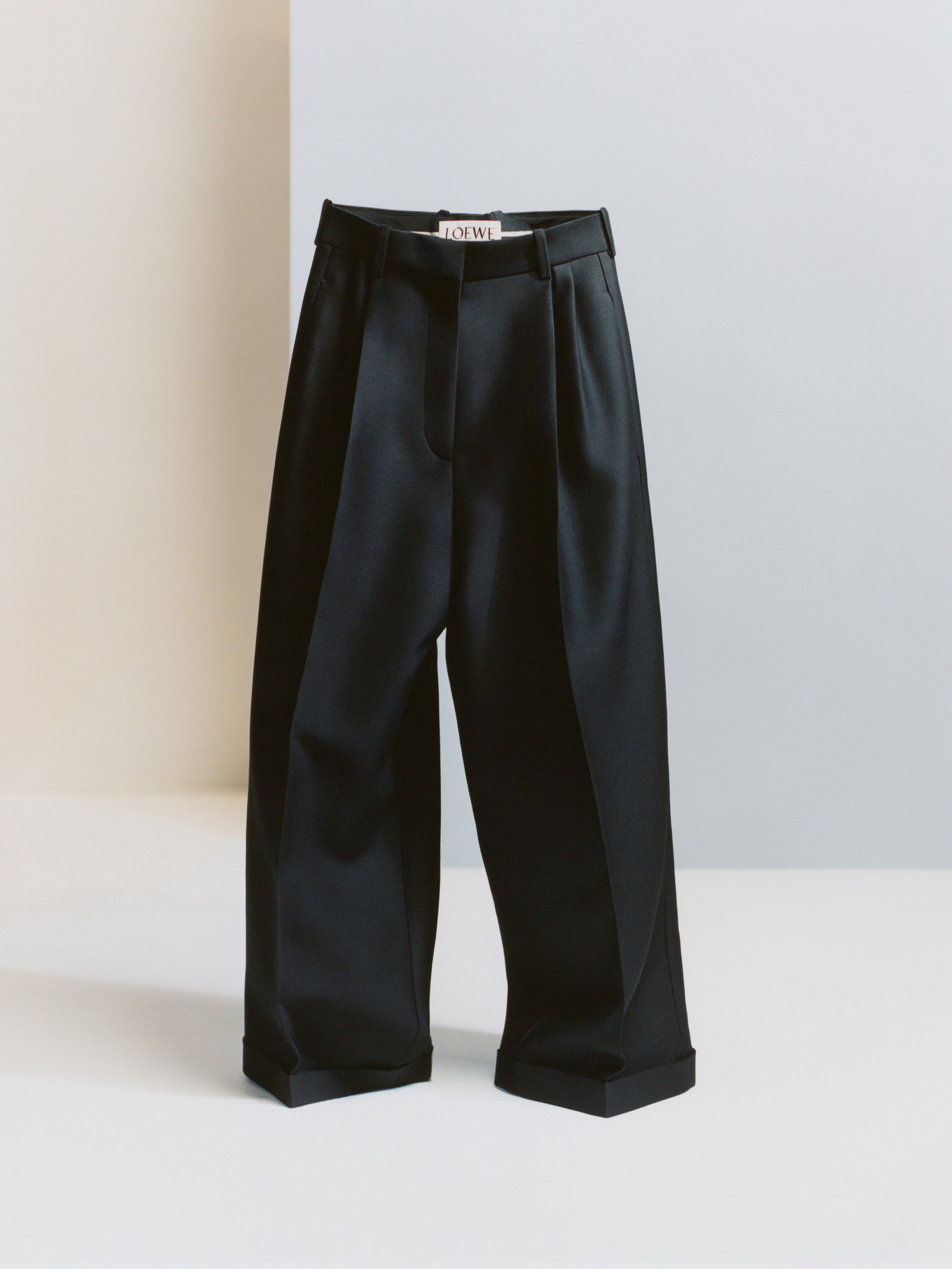 【新品・タグ付き】LOEWE 男女兼用 ハーフパンツ Loewe | Designer Bags, Clothing, Accessories for Women & Men